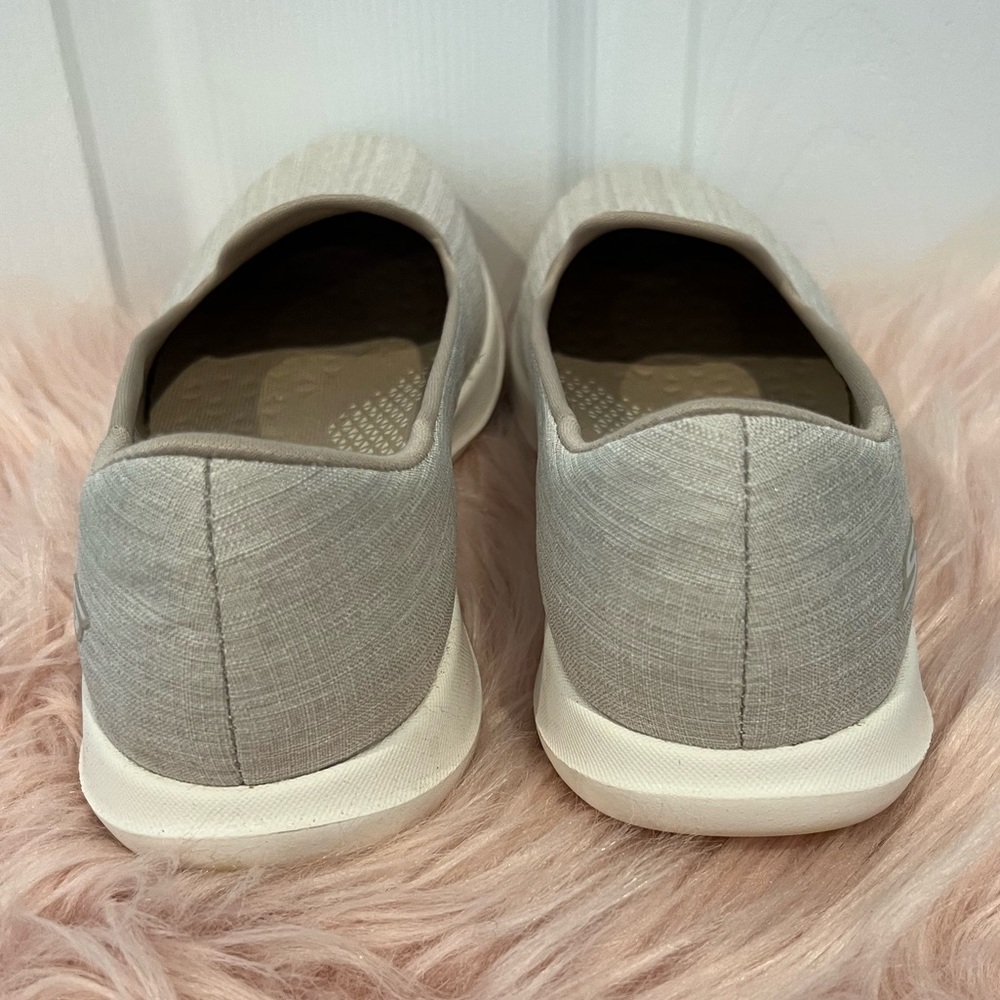 Skechers Slip-on Shoes - Picture 4 of 5